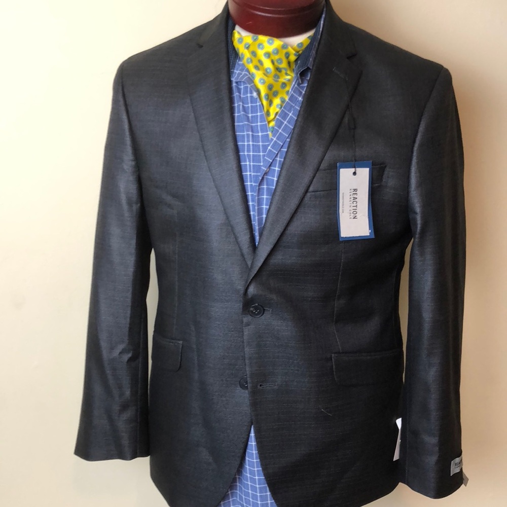 « SOLD »Kenneth Cole, Gray Shark skin suit. - Picture 1 of 8
